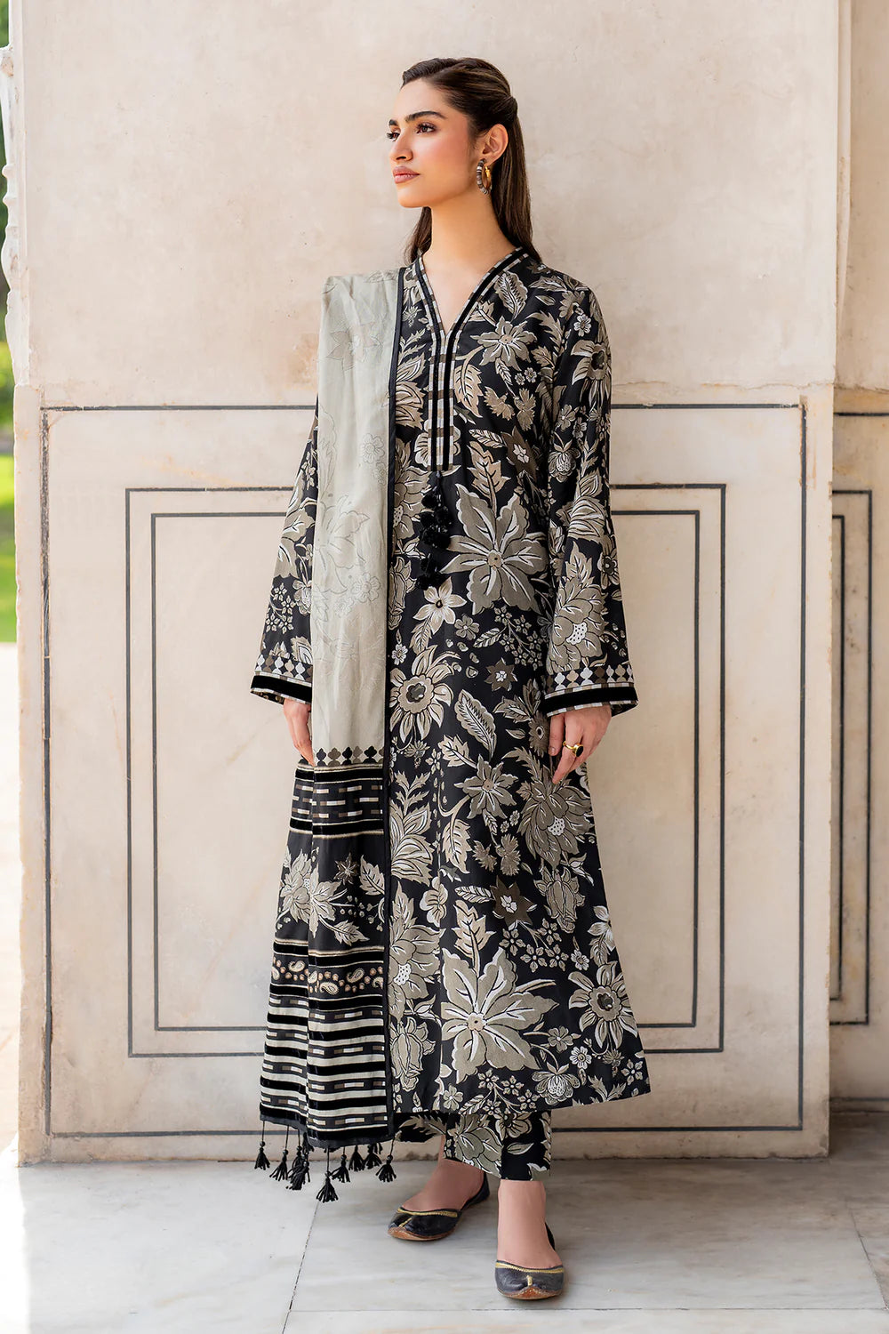 Baroque Swiss Khaddar Digital Print 3-Piece Stitched Dress – Vol. 255  Description: