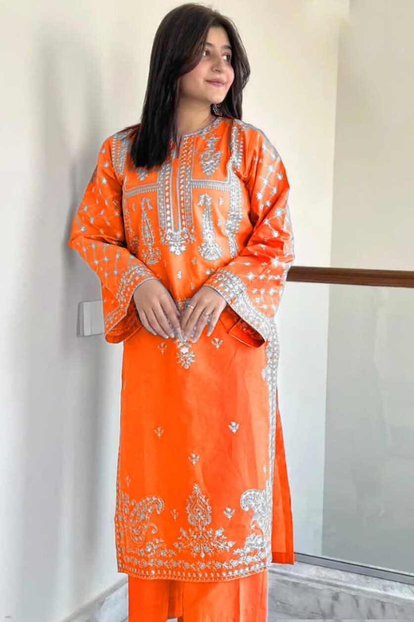 HOORE- Dhanak Embroidered Winter 2 Piece Dress - J0975